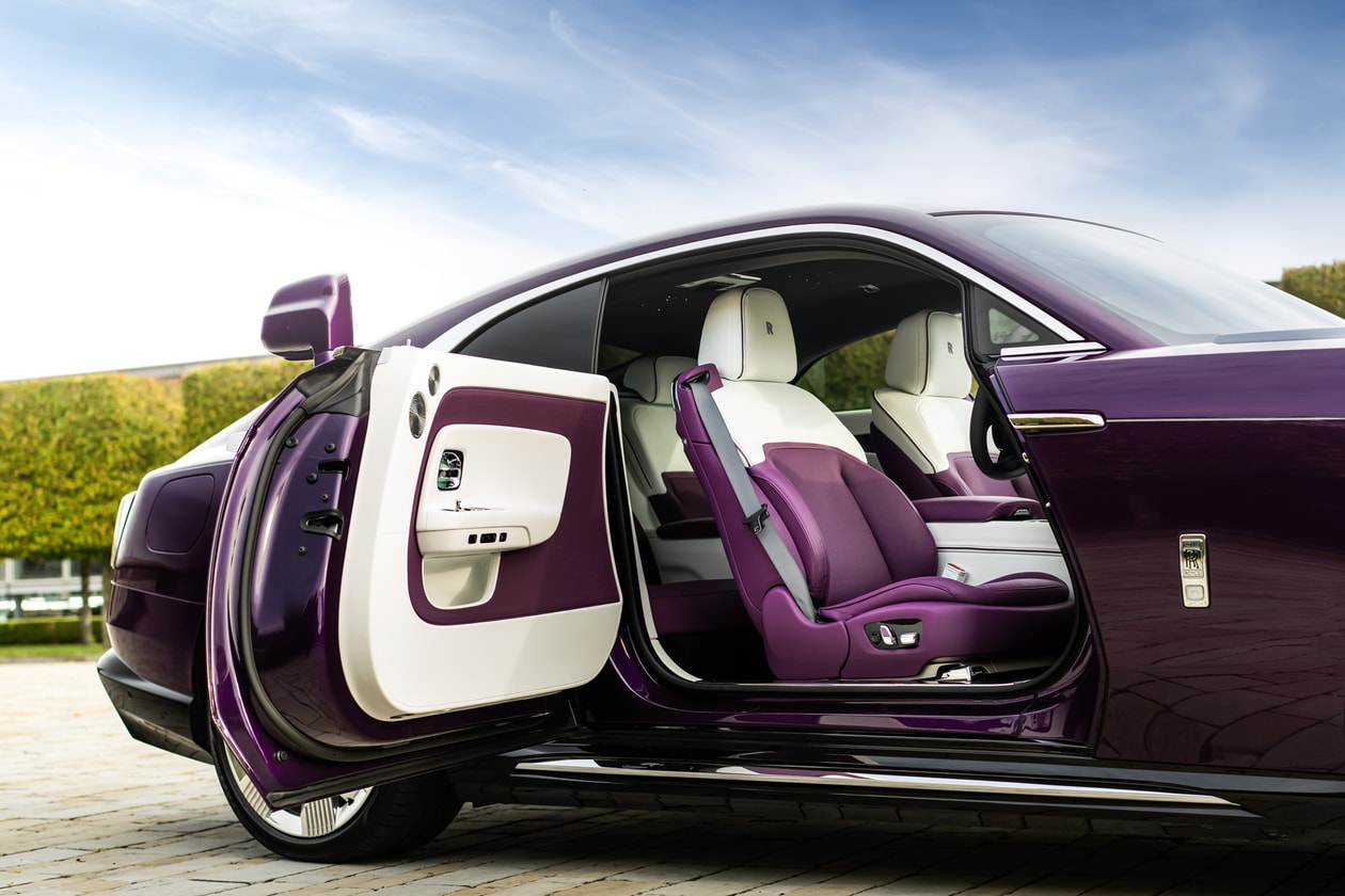 Rolls-Royce Spectre Test Drive Review Photos Purple Luxury Quiet Still Comfort Driver Passenger Solid新たなる魔法の絨毯ロールス・ロイス スペクターを都内で駆る 