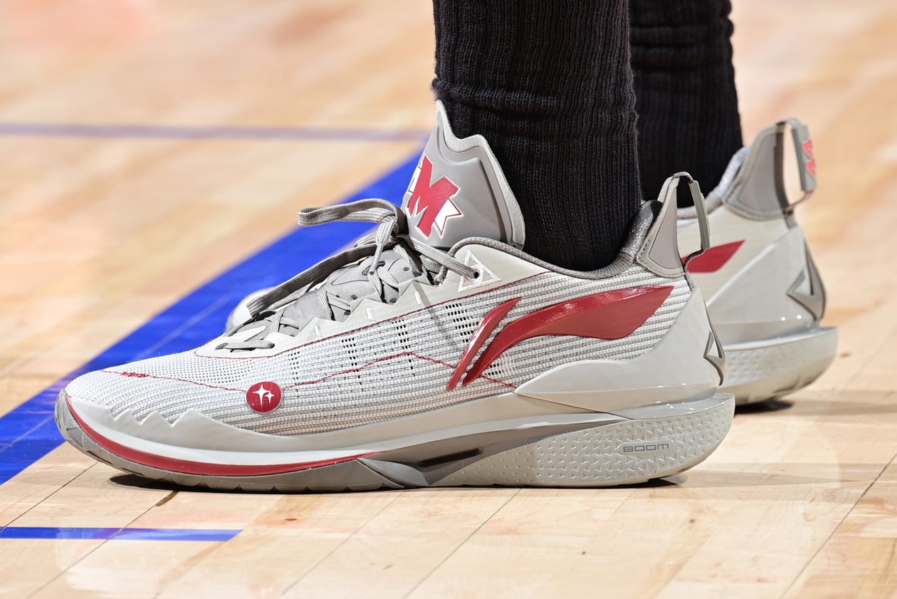 NBA WNBA Signature Shoe List 2023-24 Season Aaron Gordon - 361 AG 4 Andrew Wiggins - Peak AW2 Anthony Edwards - adidas AE1 Austin Reaves - Rigorer AR1 Breanna Stewart - PUMA Stewie 2 CJ McCollum - Li-Ning CJ3 Damian Lillard - adidas Dame 8 EXTPLY (Dame 9 soon) Devin Booker - Nike BOOK 1 Donovan Mitchell - adidas D.O.N. Issue #5 Giannis Antetokounmpo - Nike Zoom Freak 5 Gordon Hayward - ANTA GH4 (ANTA GH5 soon) Ja Morant - Nike Ja 1 (Ja 2 postponed?) James Harden - adidas Harden Vol. 8 Jayson Tatum - Jordan Tatum 2 Jimmy Butler - Li-Ning JB2 Kawhi Leonard - New Balance KAWHI IV Kevin Durant - Nike KD 16 Klay Thompson - ANTA KT9 Kyrie Irving - ANTA KAI 1 LaMelo Ball - PUMA MB.03 LeBron James - Nike LeBron 21 Luka Dončić - Jordan Luka 2 Sabrina Ionescu - Nike Sabrina 1 Scoot Henderson - PUMA Scoot Zeros Spencer Dinwiddie - 361 DVD 2 Stephen Curry - Under Armour Curry 11 Trae Young - adidas Trae Young 3 Zion Williamson - Jordan Zion 3