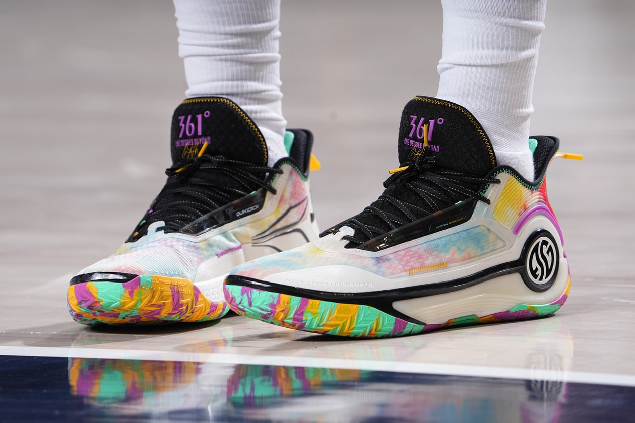 NBA WNBA Signature Shoe List 2023-24 Season Aaron Gordon - 361 AG 4 Andrew Wiggins - Peak AW2 Anthony Edwards - adidas AE1 Austin Reaves - Rigorer AR1 Breanna Stewart - PUMA Stewie 2 CJ McCollum - Li-Ning CJ3 Damian Lillard - adidas Dame 8 EXTPLY (Dame 9 soon) Devin Booker - Nike BOOK 1 Donovan Mitchell - adidas D.O.N. Issue #5 Giannis Antetokounmpo - Nike Zoom Freak 5 Gordon Hayward - ANTA GH4 (ANTA GH5 soon) Ja Morant - Nike Ja 1 (Ja 2 postponed?) James Harden - adidas Harden Vol. 8 Jayson Tatum - Jordan Tatum 2 Jimmy Butler - Li-Ning JB2 Kawhi Leonard - New Balance KAWHI IV Kevin Durant - Nike KD 16 Klay Thompson - ANTA KT9 Kyrie Irving - ANTA KAI 1 LaMelo Ball - PUMA MB.03 LeBron James - Nike LeBron 21 Luka Dončić - Jordan Luka 2 Sabrina Ionescu - Nike Sabrina 1 Scoot Henderson - PUMA Scoot Zeros Spencer Dinwiddie - 361 DVD 2 Stephen Curry - Under Armour Curry 11 Trae Young - adidas Trae Young 3 Zion Williamson - Jordan Zion 3