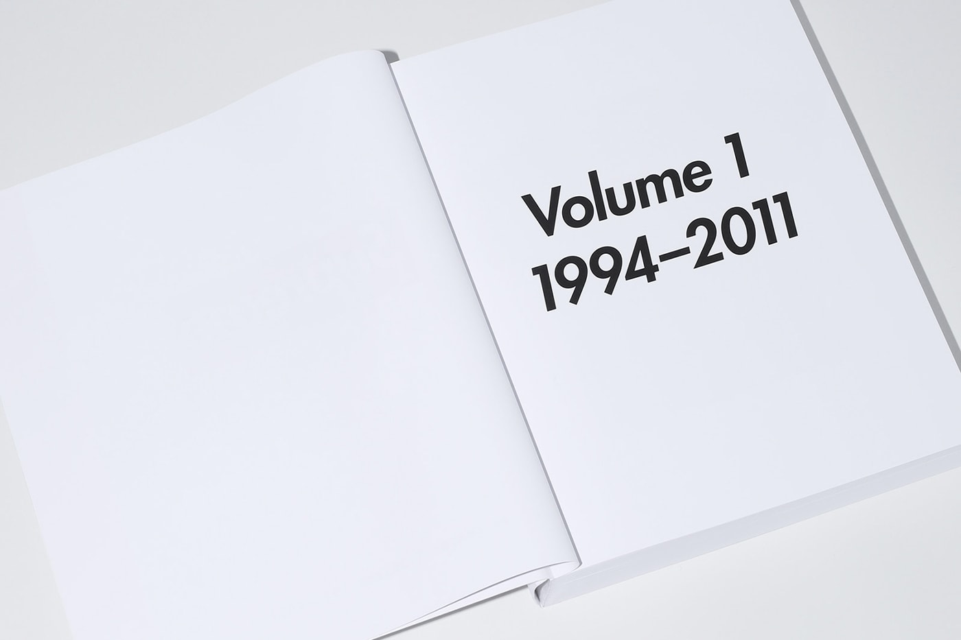 Информация о выпуске книги Supreme '30 Years: T-Shirts 1994-2024'