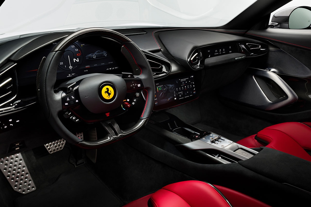 Информация о выпуске спортивного купе Ferrari 12Cilindri V12