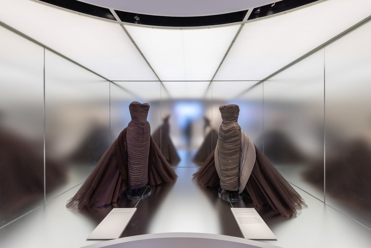 Внутри выставки «Спящие красавицы: возрождение моды» в Метрополитене