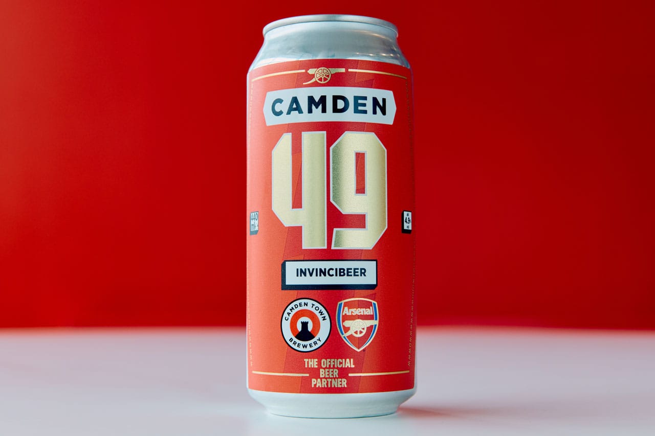 Новый пиво Invicibeer от Camden Town Brewery посвящено 20-летнему юбилею Invincibles футбольного клуба "Арсенал"