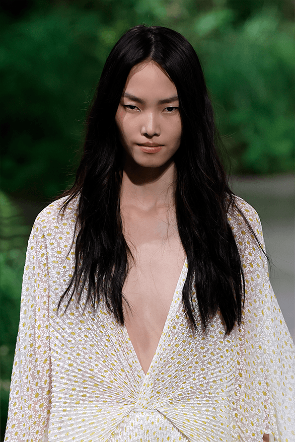 Gucci Cruise 2025 London Runway Show sabato de Sarno womenswear Tate modern