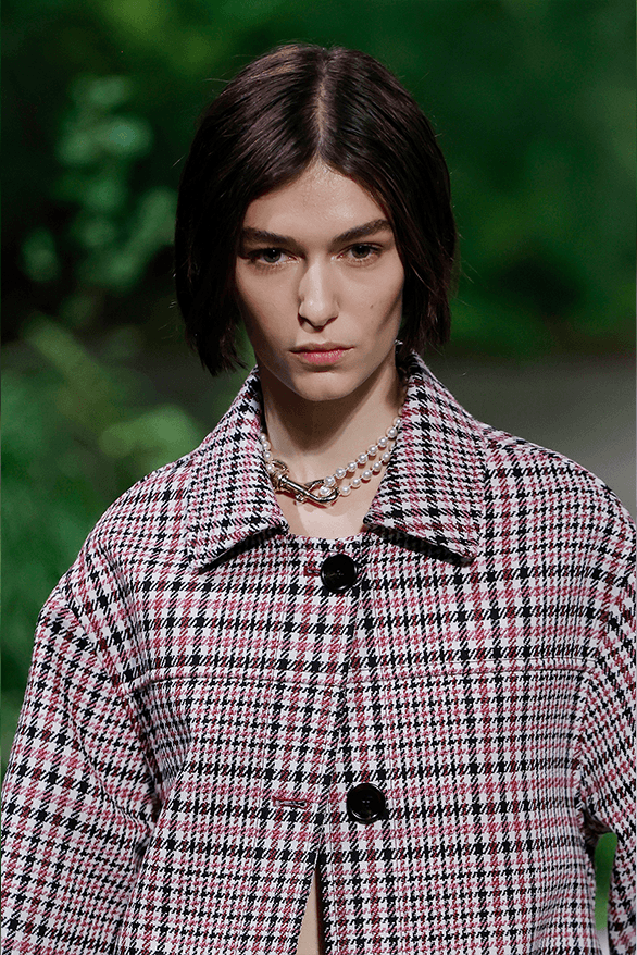 Gucci Cruise 2025 London Runway Show sabato de Sarno womenswear Tate modern