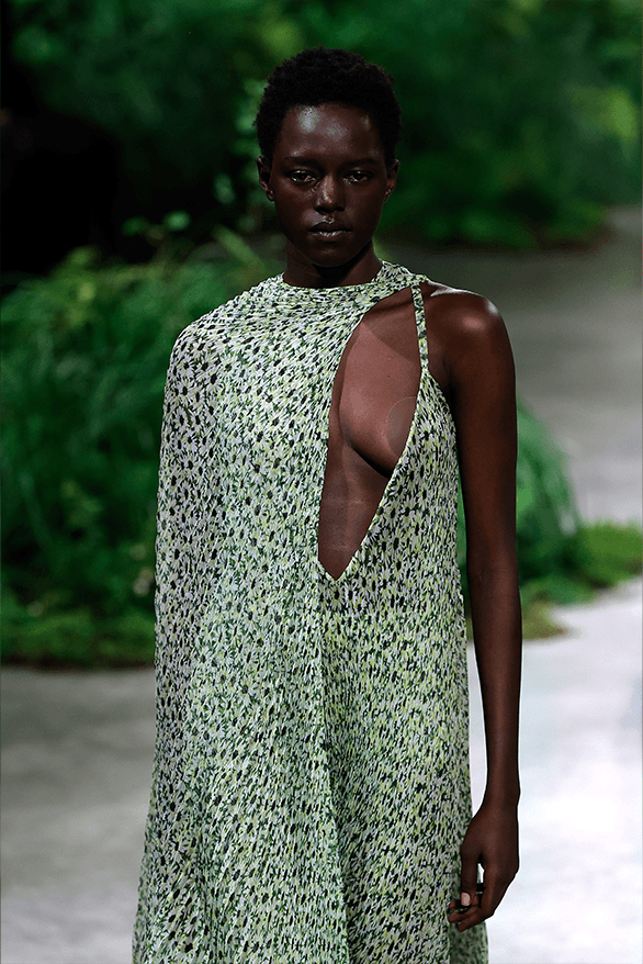 Gucci Cruise 2025 London Runway Show sabato de Sarno womenswear Tate modern