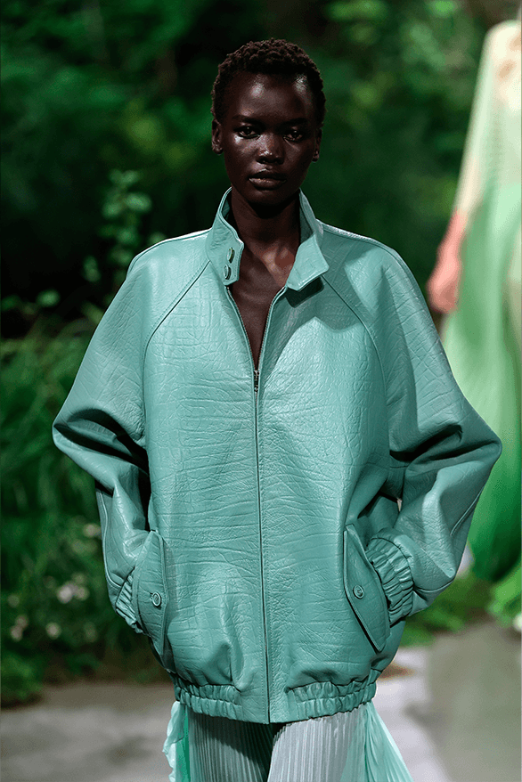 Gucci Cruise 2025 London Runway Show sabato de Sarno womenswear Tate modern