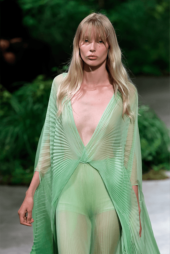 Gucci Cruise 2025 London Runway Show sabato de Sarno womenswear Tate modern