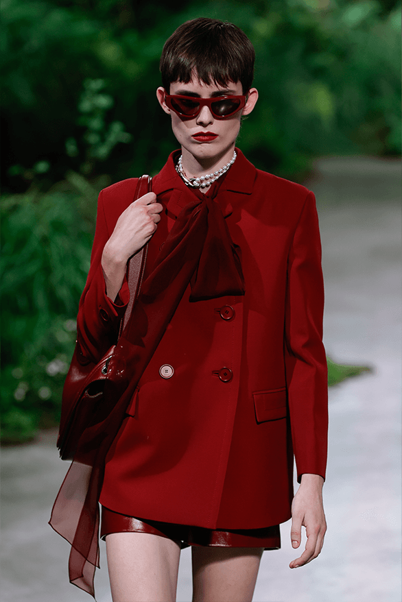 Gucci Cruise 2025 London Runway Show sabato de Sarno womenswear Tate modern