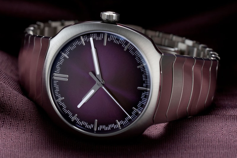 H. Moser & Cie. Streamliner Centre Seconds Matrix Green Purple Haze Info reference 6201-1200 6201-1200 steel fumé dial intergrated steel bracelet HMC 201 automatic caliber 