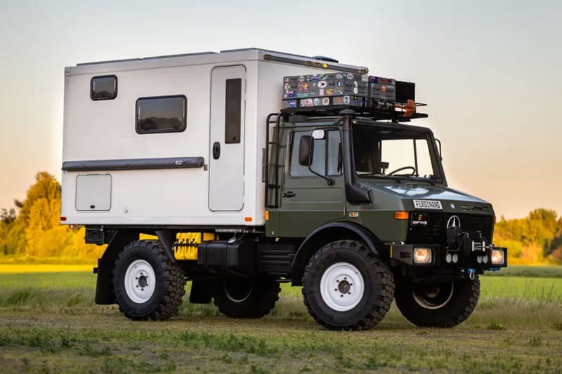 Кастомный кемпер Mercedes-Benz Unimog от Wabi-Sabi Overland Surfaces на аукционе