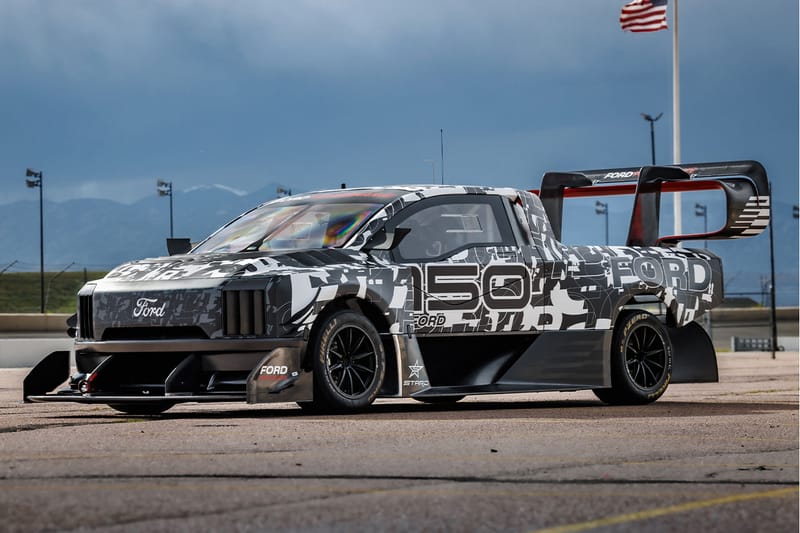 Ford выпускает электромобиль F-150 Lightning SuperTruck EV