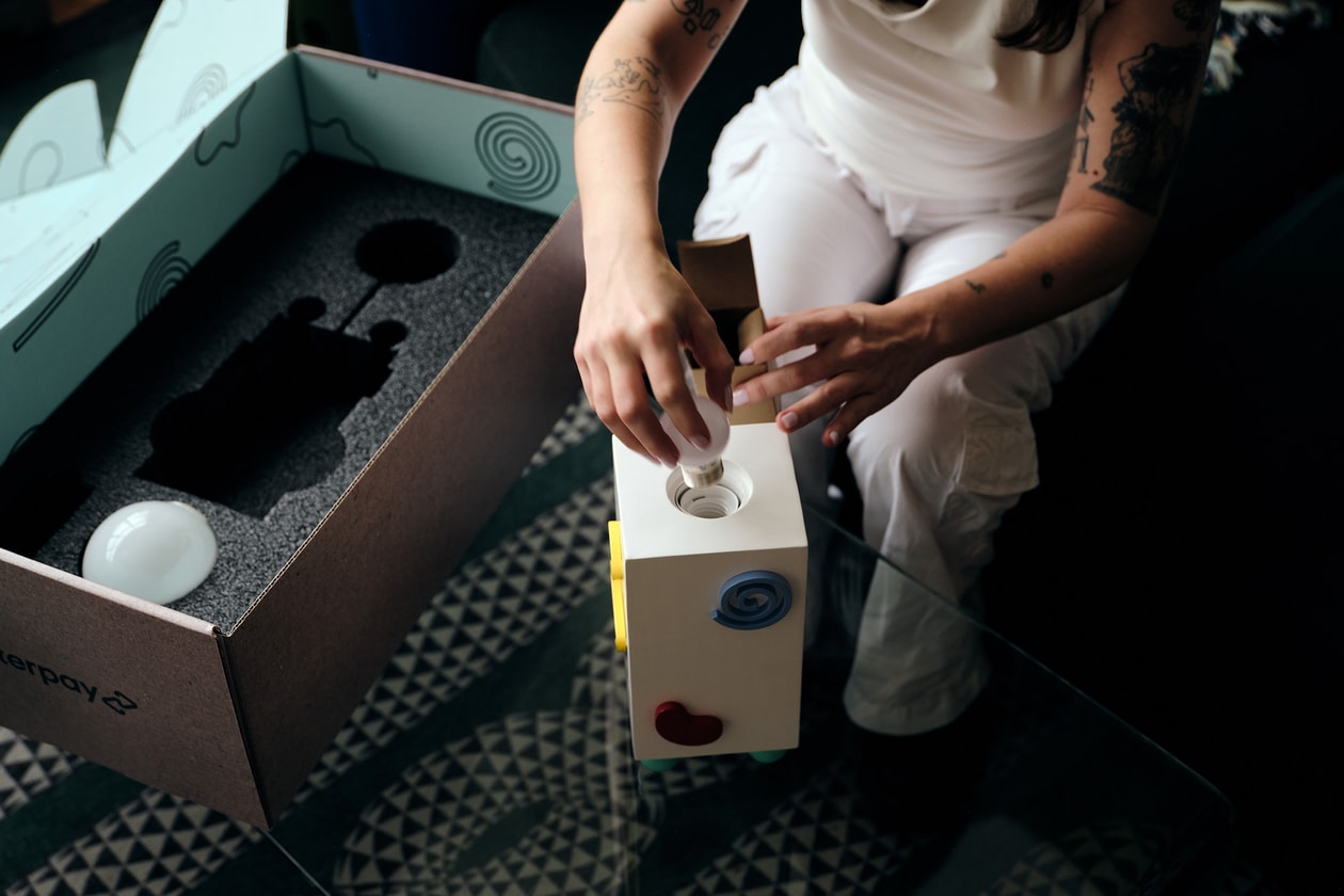 Unboxing Sophie Collé's Whimsical Element Lamp Designed Exclusively for Afterpay Dropshop
