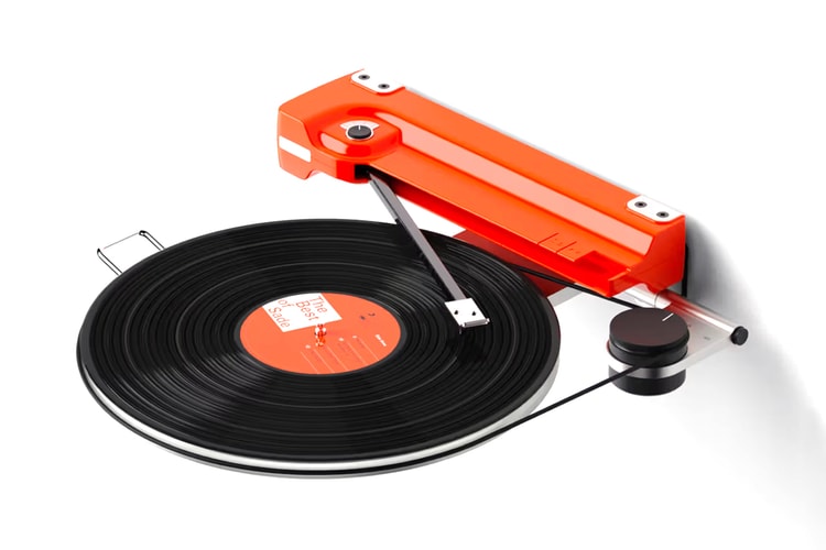 Music Hovers in Space With the Disco Volante Record Player