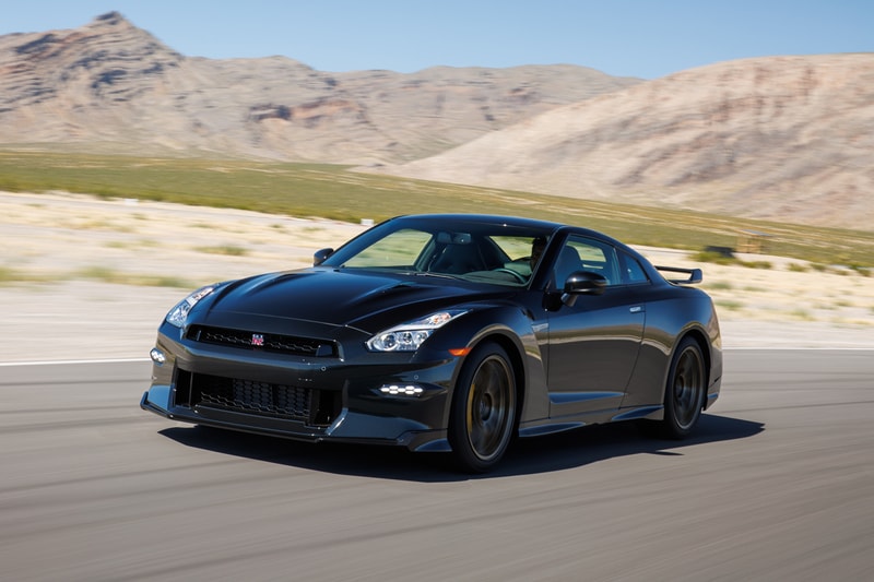 nissan r35 gt-r car vehicle model run discontinued announcement two finals special limited edition releases T-spec Takumi Edition Skyline Edition