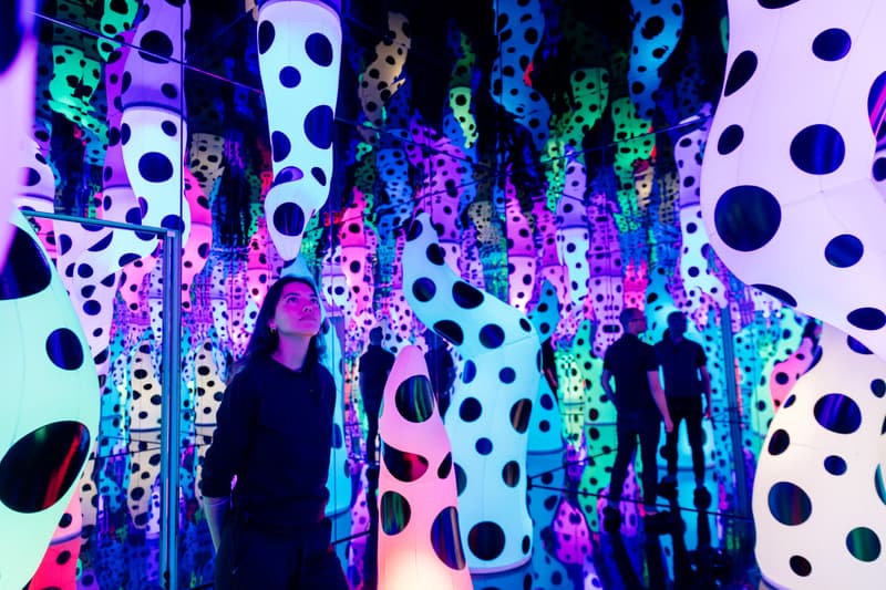 wndr museum atrium yayoi kusama chicago contemporary art exhibition installation