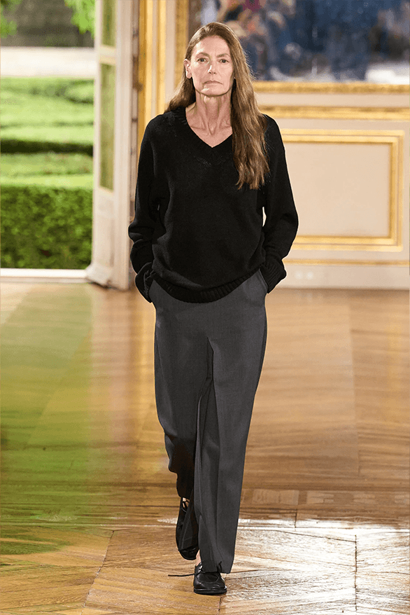 AURALEE Spring Summer 2024 Paris Fashion Week menswear runway new balance collaboration 