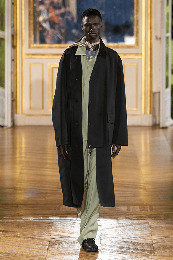 AURALEE Spring Summer 2024 Paris Fashion Week menswear runway new balance collaboration 