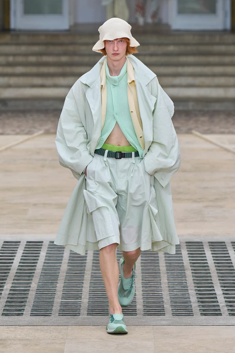 HOMME PLISSÉ ISSEY MIYAKE Embodies the Movement of Wind for SS25 Paris Fashion Week Collection Info