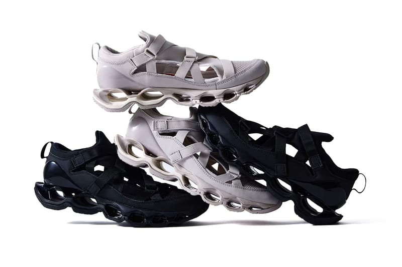 Mizuno Dips the Wave Prophecy Strap in Beige and Triple Black