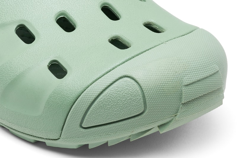Satisfy Crocs Quick Trail Low Tumbleweed Moss Release Date info store list buying guide photos price