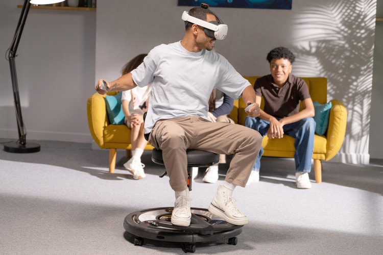 This $800 USD Roto VR Explorer 360° Motorized Chair for Meta Aims To Take Your Gaming Experience to a Whole New Level