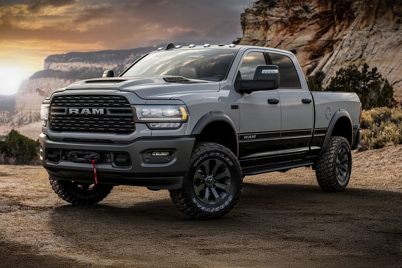 Ram тянется к звездам с Power Wagon на лунную тематику и Rebel HD Editions