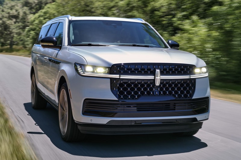 The 2025 Lincoln Navigator Wants to Be Your Driving Sanctuary
