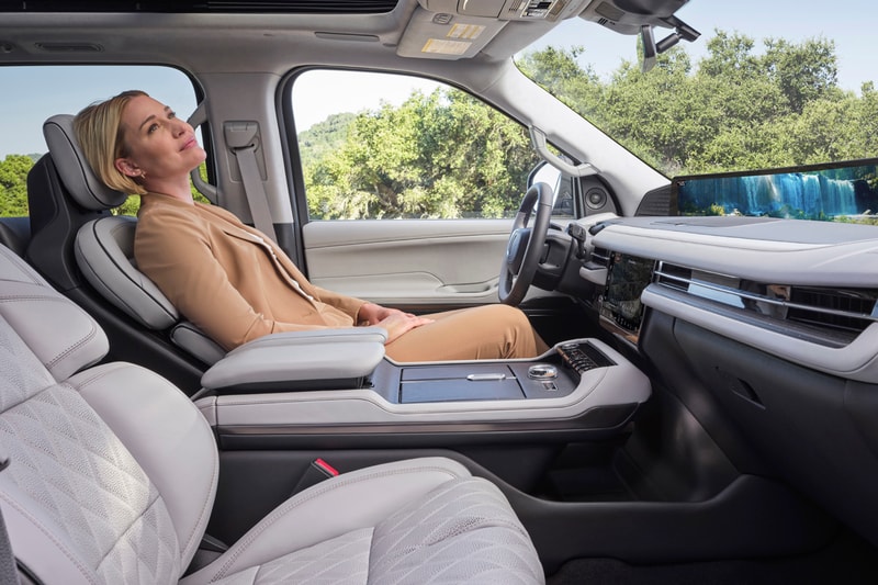 The 2025 Lincoln Navigator Wants to Be Your Driving Sanctuary