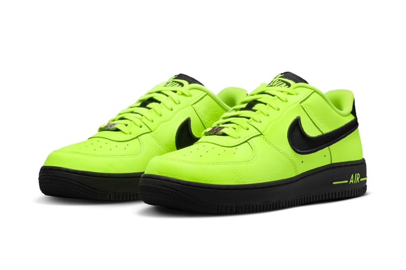 Официальный взгляд на кроссовки Nike Air Force 1 Low Dance «Volt»