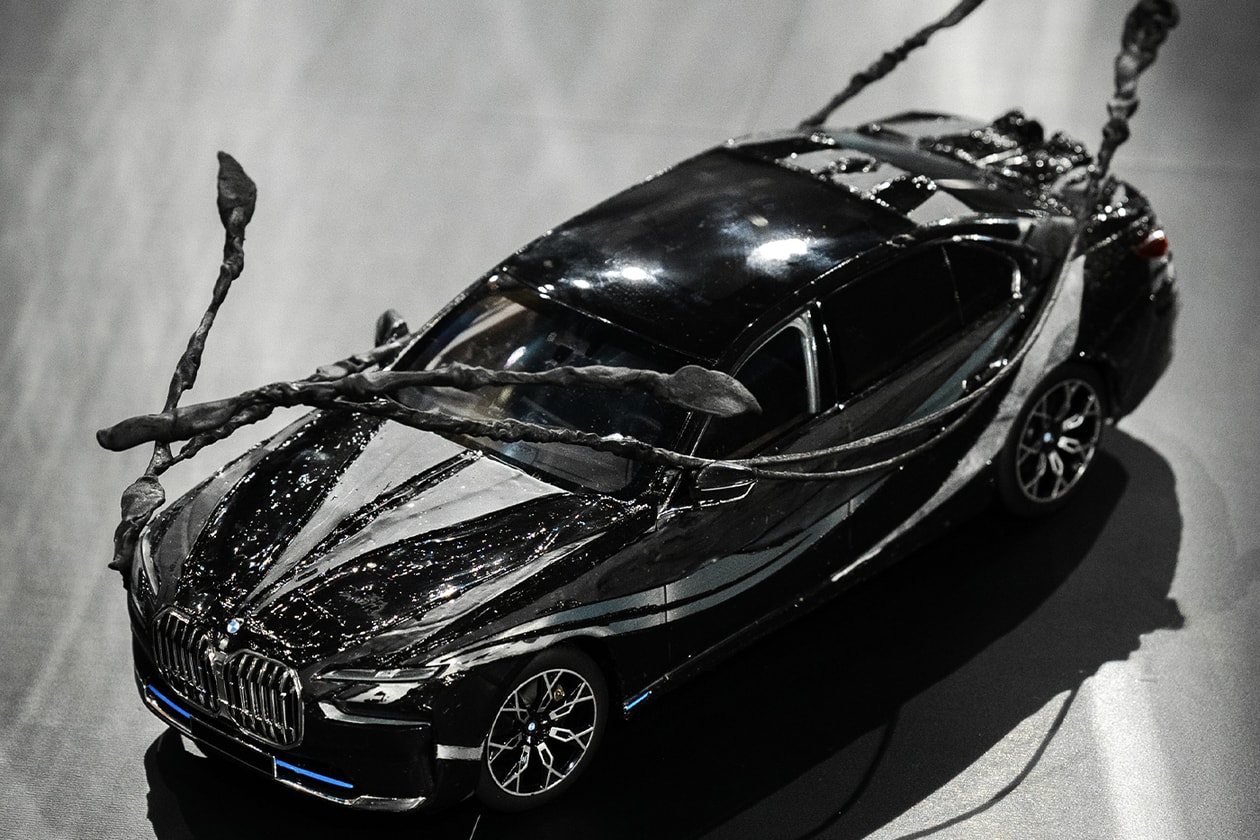 Julie Mehretu BMW Art Car Makes Debut in Asia heemin chung alvaro barrington i7 miniature debut frieze seoul 2024 automotive bmw m hybrid v8 racear