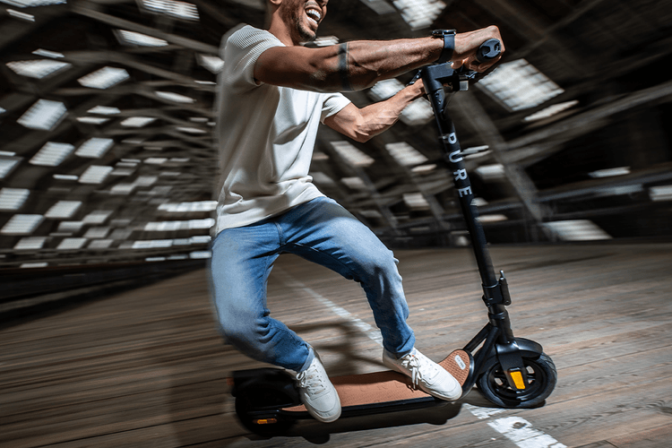 Pure Electric Unveils Its New Air4 Pro E-Scooter