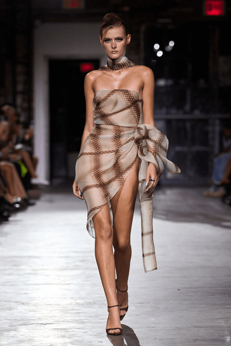 LaQuan Smith Left It All on the Runway, Debuting 50 Looks | Hypebeast LaQuan Smith Left It All on the Runway, Debuting 50 Looks | Hypebeast