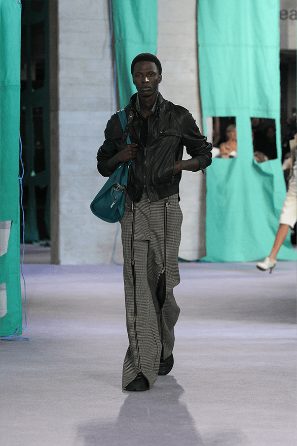 Burberry Spring Summer 2025 London Fashion Week menswear womenswear runway daniel lee