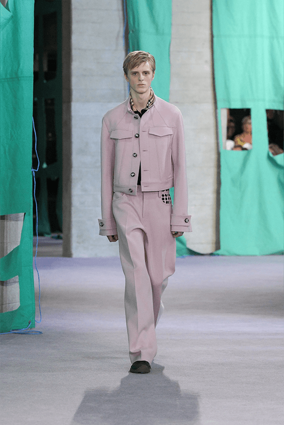 Burberry Spring Summer 2025 London Fashion Week menswear womenswear runway daniel lee