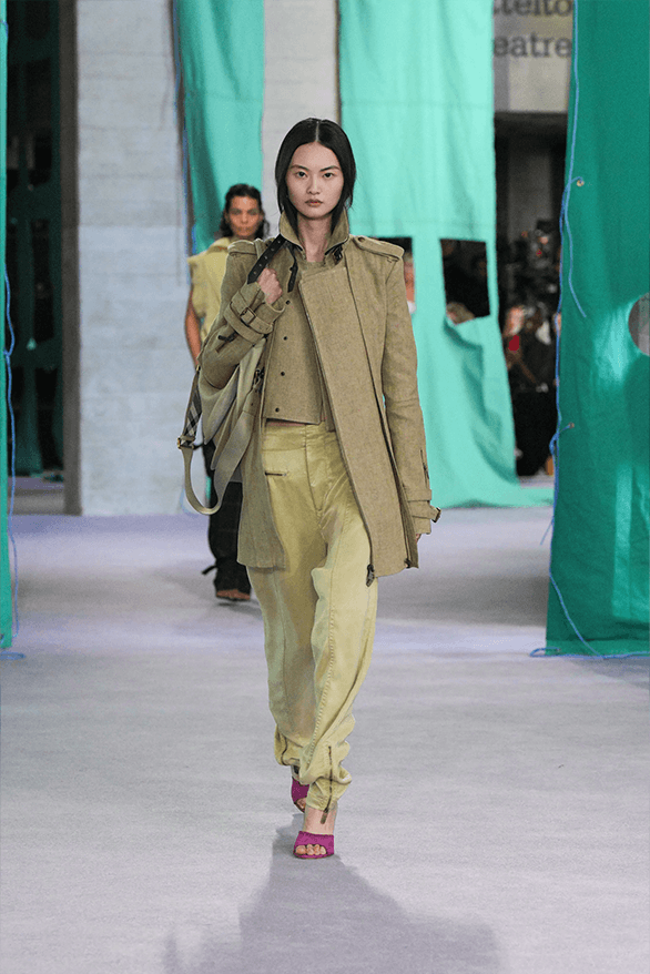 Burberry Spring Summer 2025 London Fashion Week menswear womenswear runway daniel lee