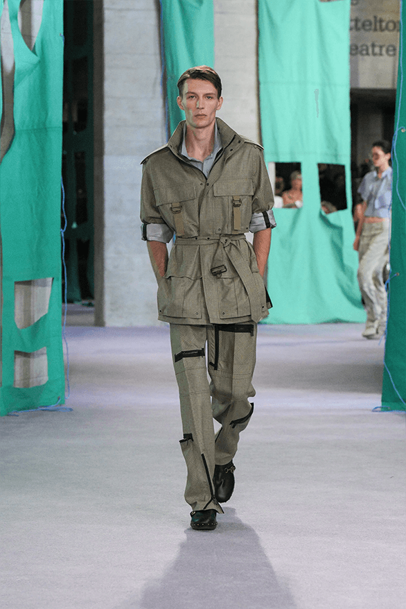 Burberry Spring Summer 2025 London Fashion Week menswear womenswear runway daniel lee