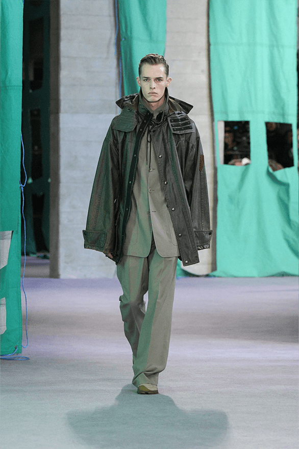 Burberry Spring Summer 2025 London Fashion Week menswear womenswear runway daniel lee