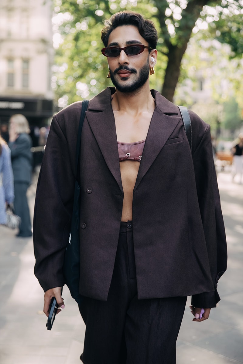 London Fashion Week Street Style SS25 mains simone rocha crocs burberry jw anderson
