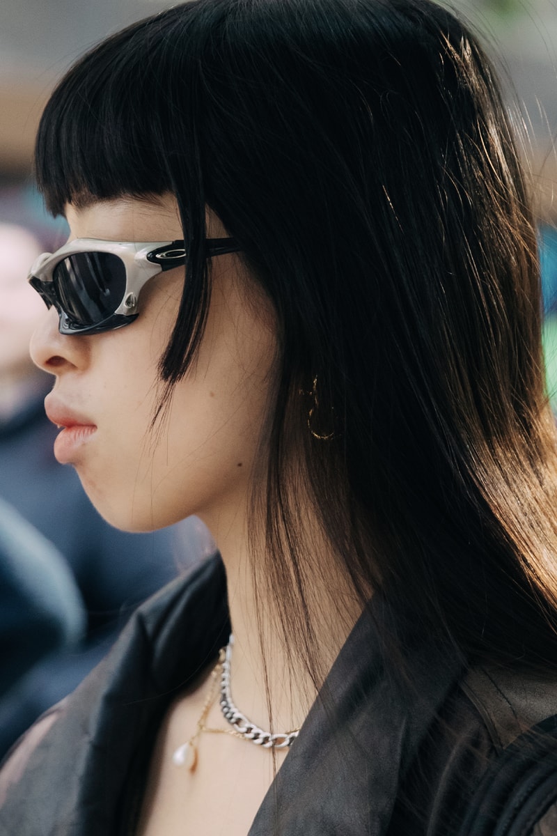 London Fashion Week Street Style SS25 mains simone rocha crocs burberry jw anderson