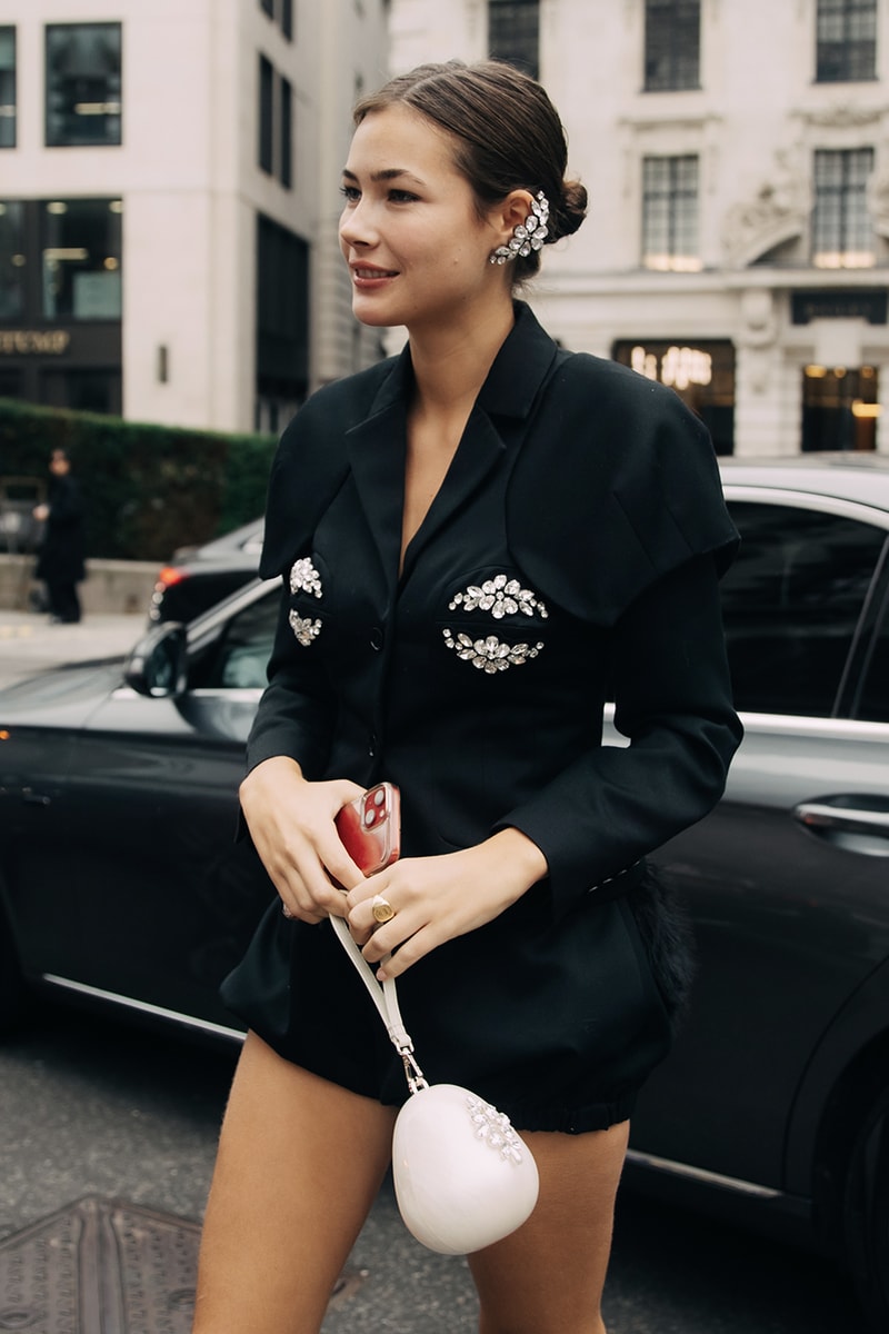 London Fashion Week Street Style SS25 mains simone rocha crocs burberry jw anderson