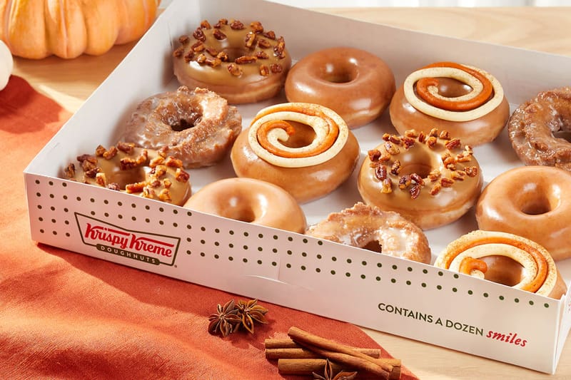 Krispy Kreme возвращает оригинальный глазированный пончик с тыквенными специями