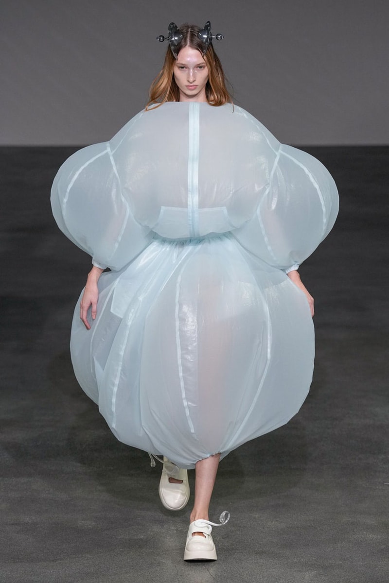 ANREALAGE Spring/Summer 2025 Collection Paris Fashion Week SS25 Runway