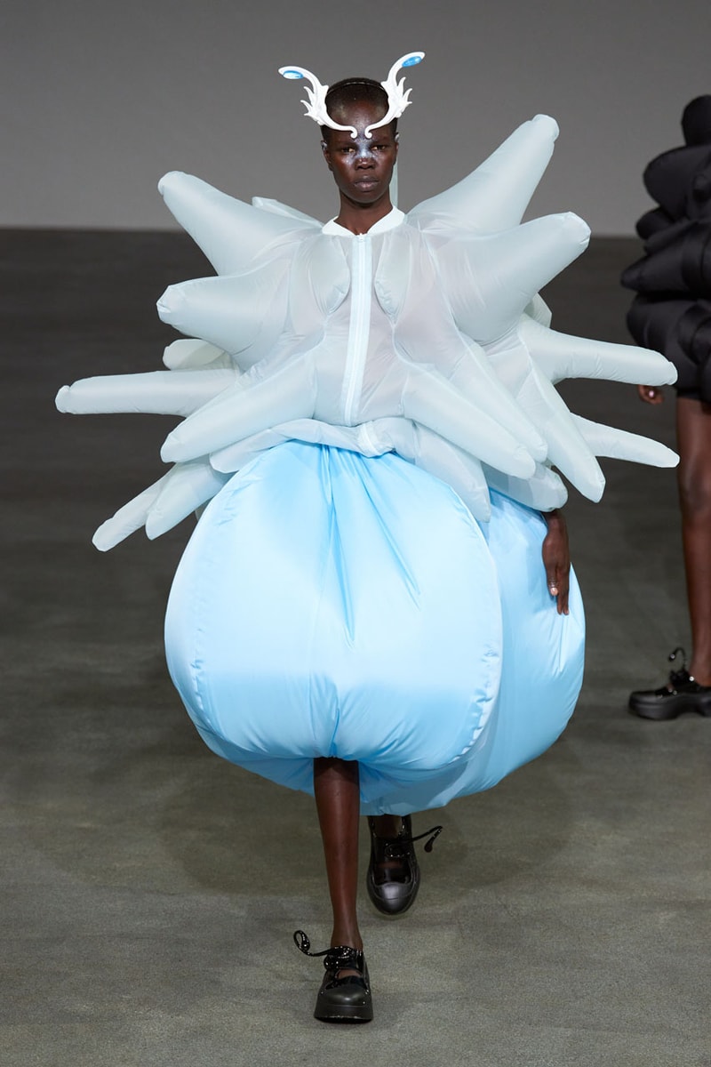 ANREALAGE Spring/Summer 2025 Collection Paris Fashion Week SS25 Runway