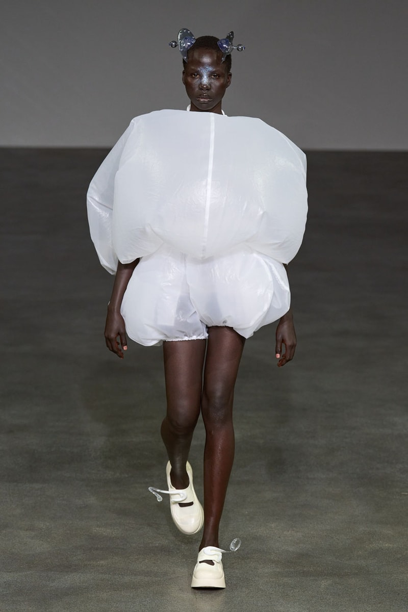 ANREALAGE Spring/Summer 2025 Collection Paris Fashion Week SS25 Runway