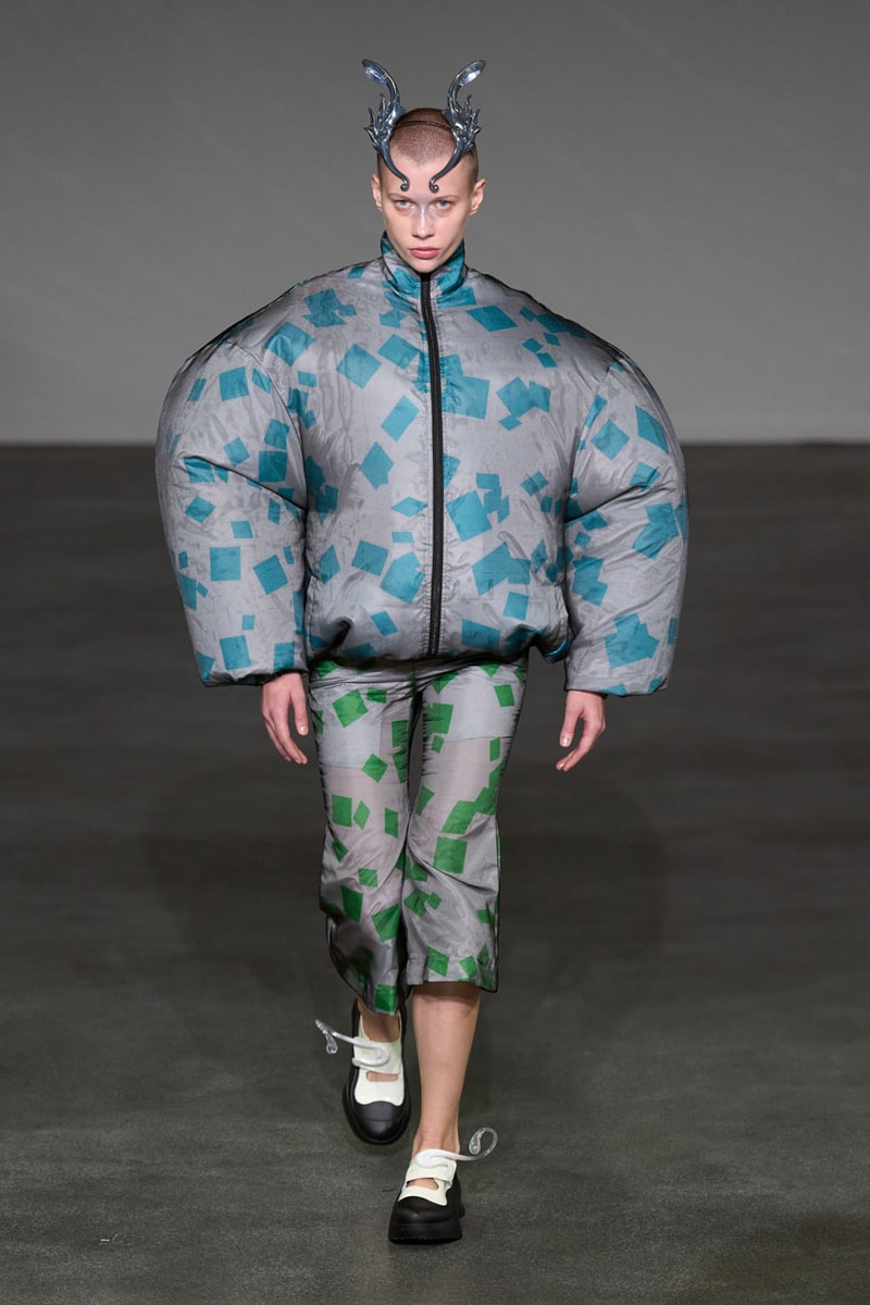 ANREALAGE Spring/Summer 2025 Collection Paris Fashion Week SS25 Runway