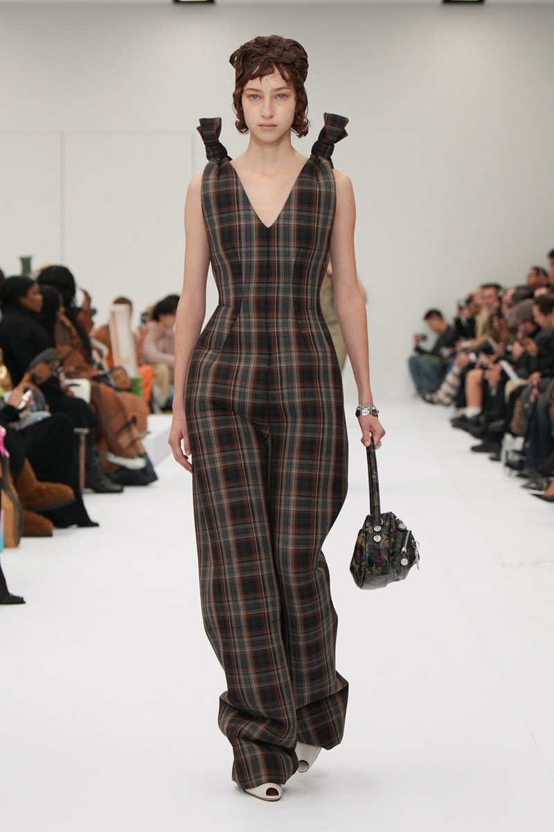 Acne Studios SS25 Paris Fashion Week Runway Show presentation spring summer 2025