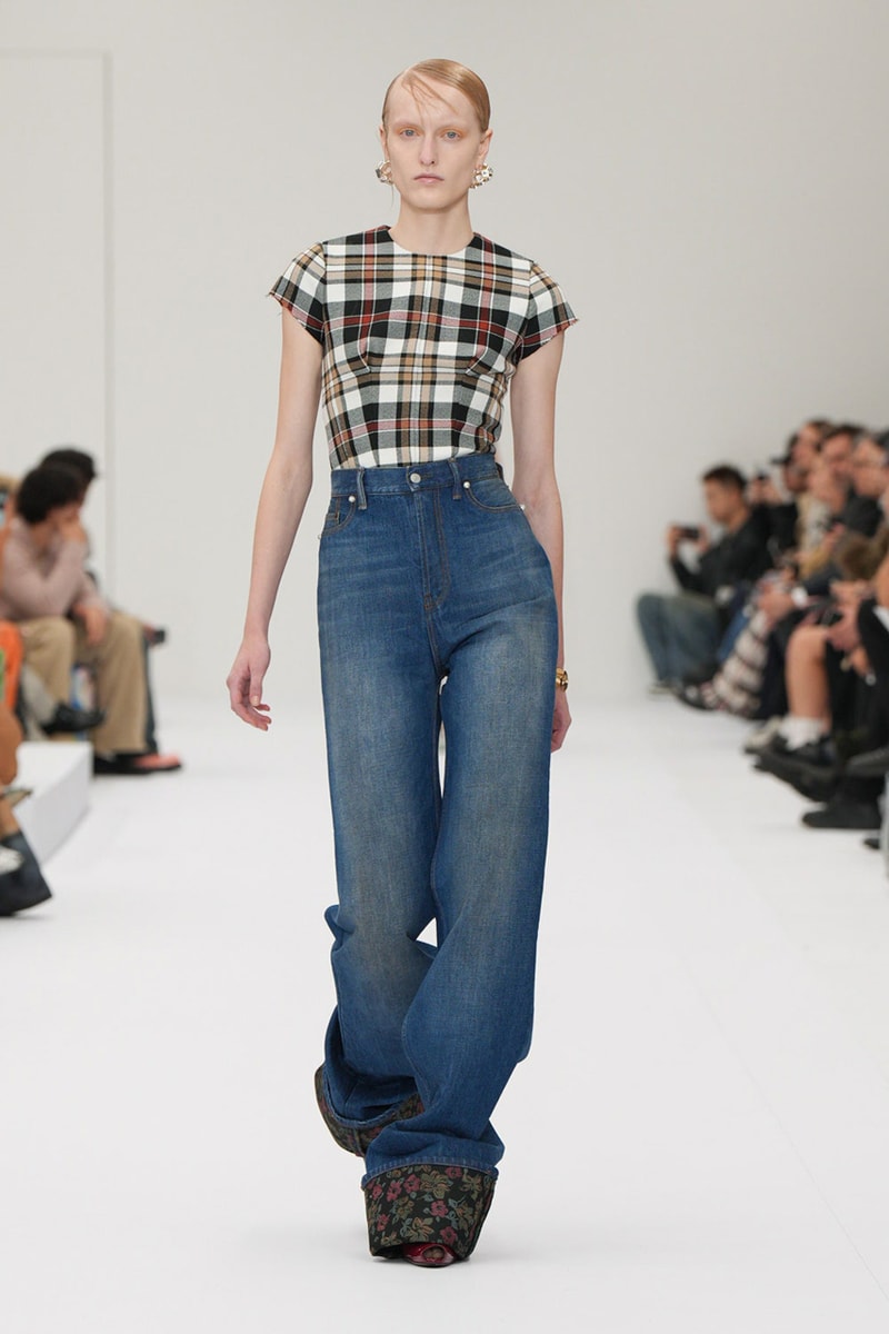 Acne Studios SS25 Paris Fashion Week Runway Show presentation spring summer 2025