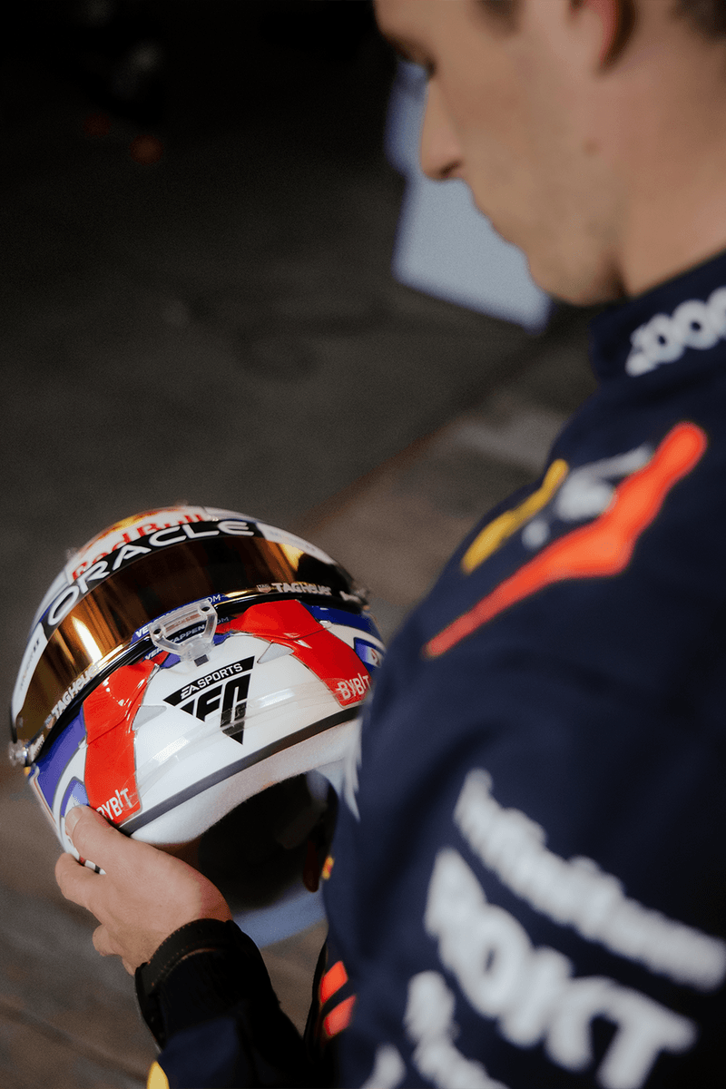 Max Verstappen Red bull racing formula 1 playstation 5 ps5 Hypebeast in a game of EA Sports FC