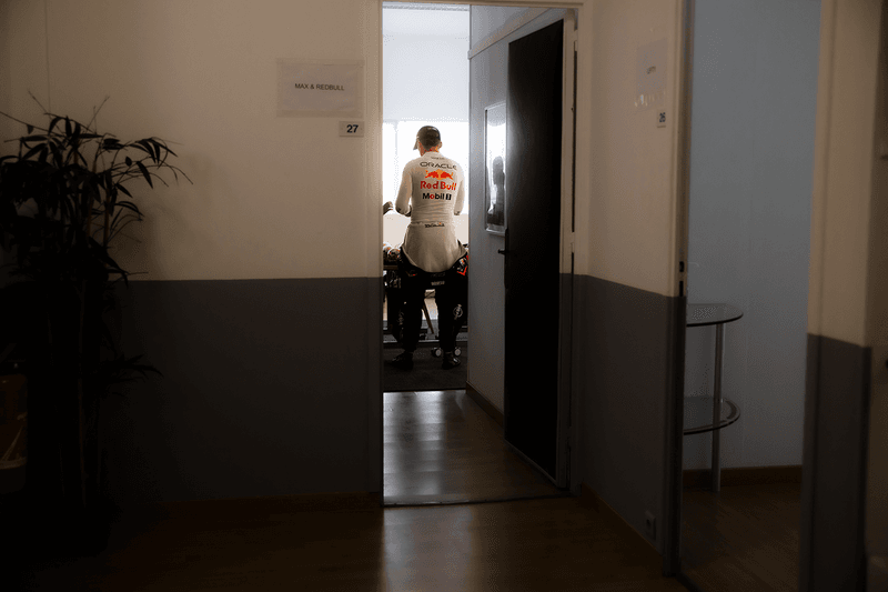 Max Verstappen Red bull racing formula 1 playstation 5 ps5 Hypebeast in a game of EA Sports FC